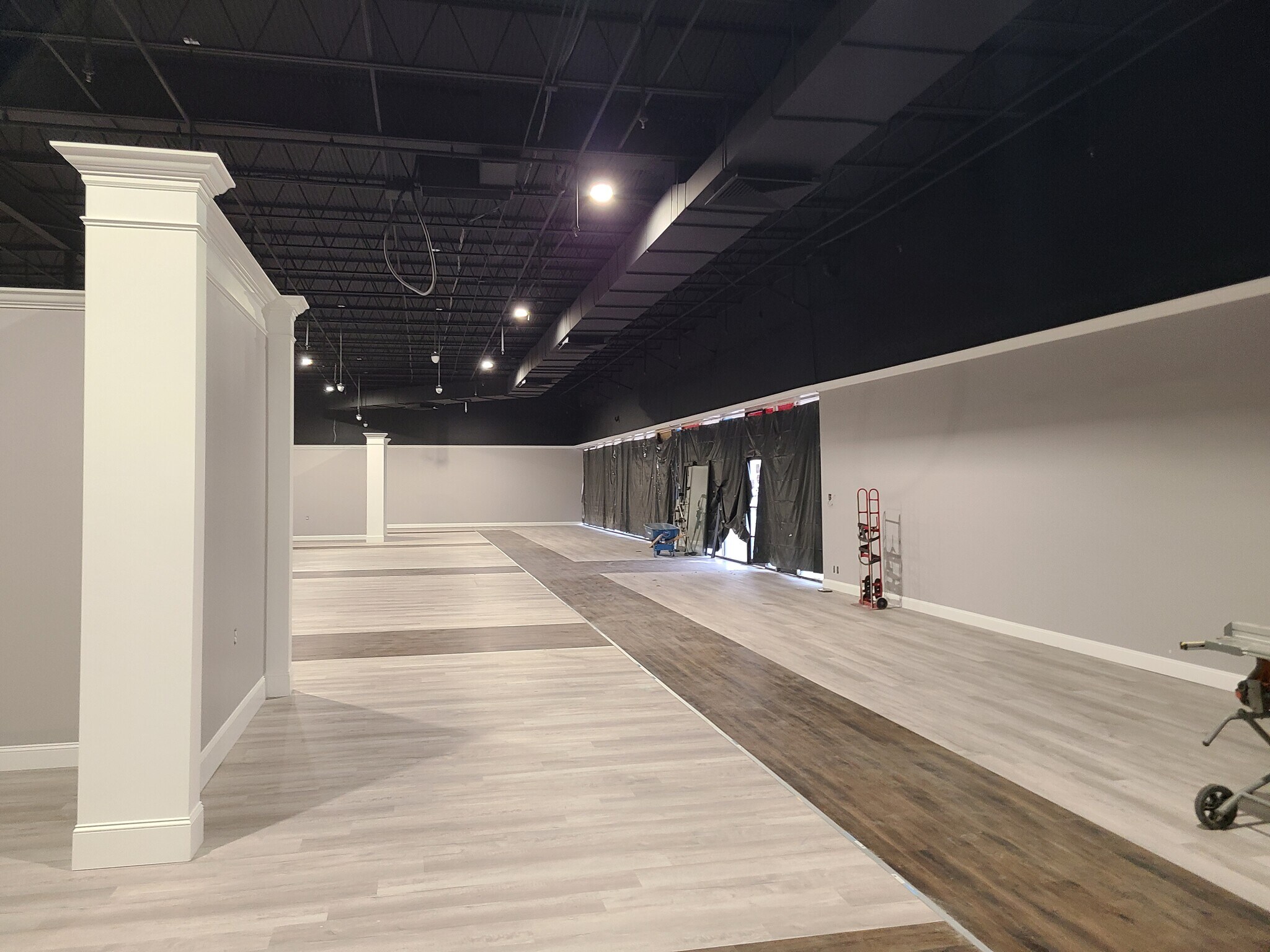 4619-4685 American Way, Memphis, TN for lease Building Photo- Image 1 of 5