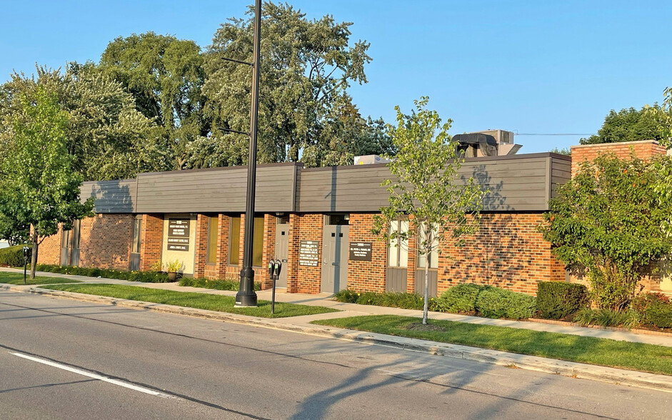 18100 Mack Ave, Grosse Pointe, MI for sale - Building Photo - Image 1 of 1