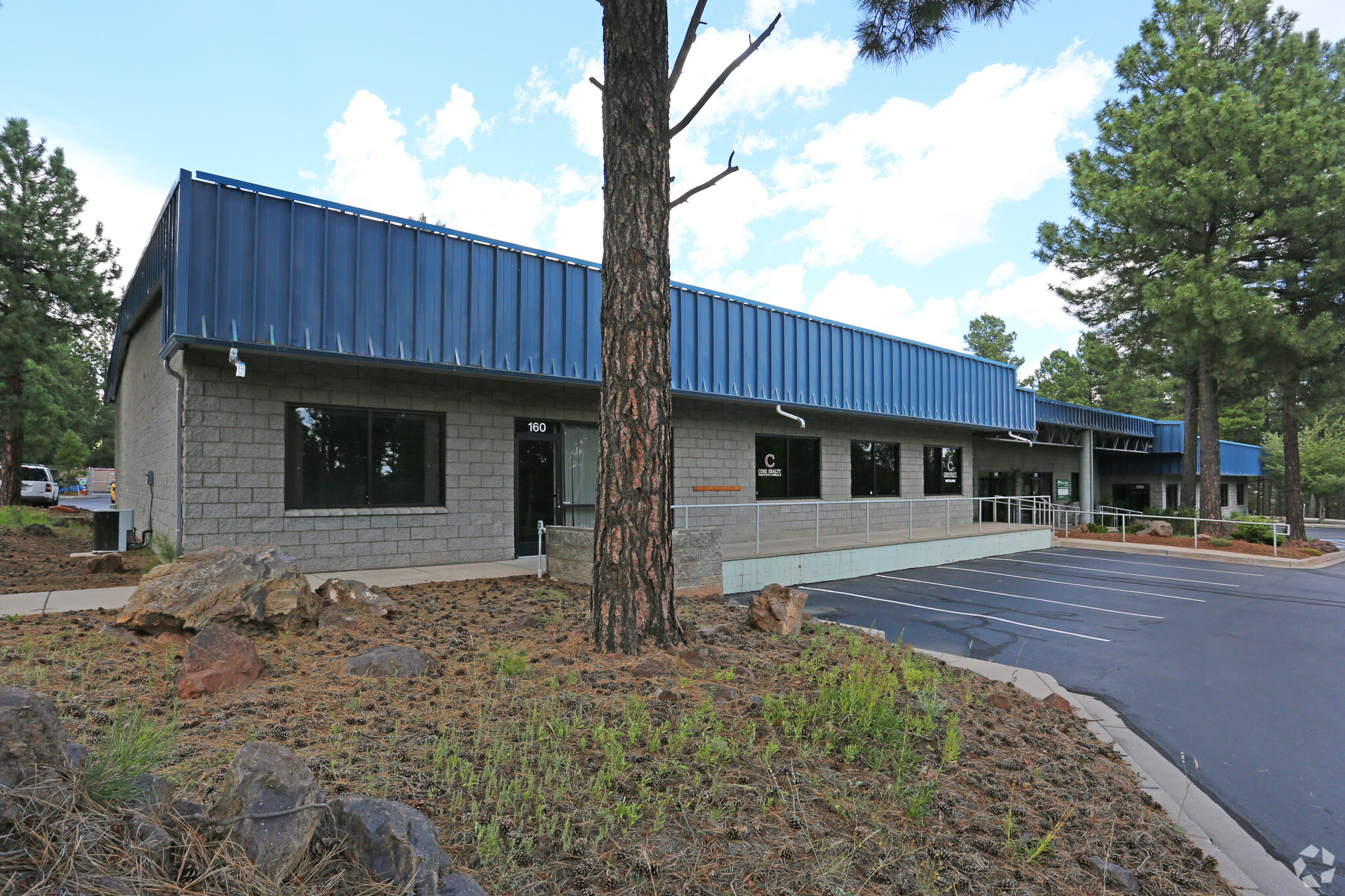 1585 S Plaza Way, Flagstaff, AZ for sale Primary Photo- Image 1 of 1