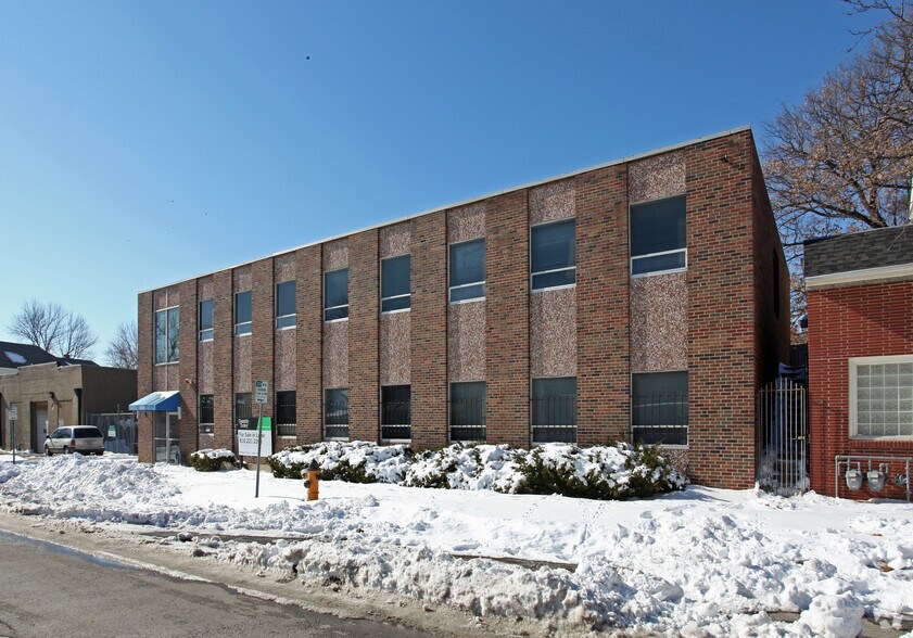 3238 Gillham Rd, Kansas City, MO for lease - Building Photo - Image 3 of 9