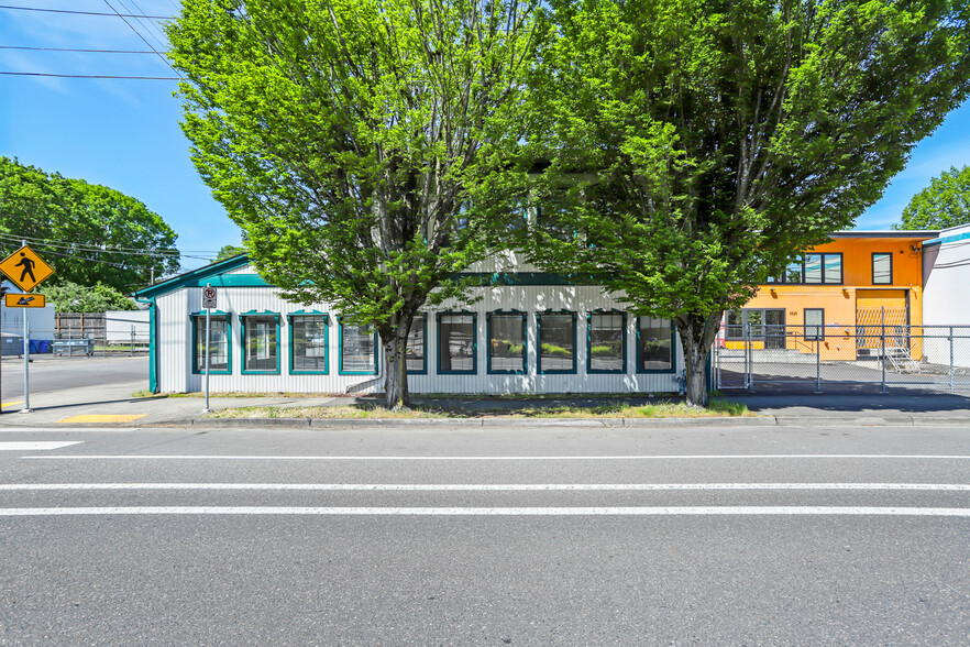 1625 SE Lafayette St, Portland, OR for lease - Building Photo - Image 3 of 10