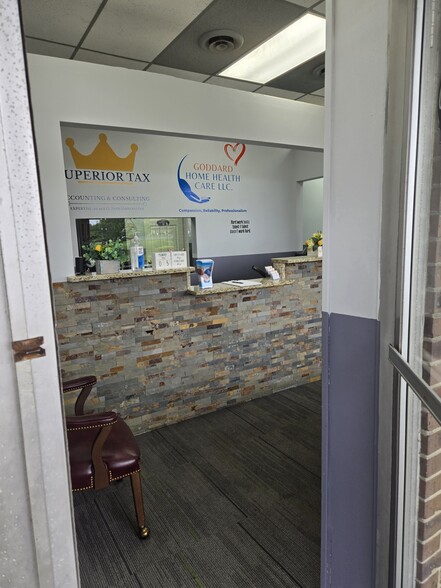 1103-1105 Sunset Rd, Burlington, NJ for lease - Building Photo - Image 3 of 8