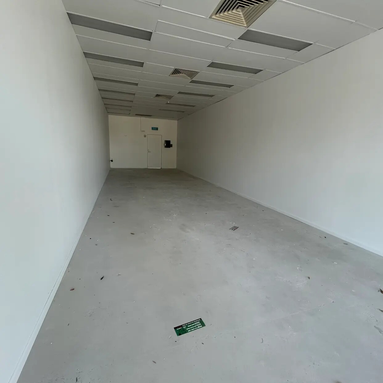 696 New Cleveland Rd, Gumdale for lease Interior Photo- Image 1 of 5