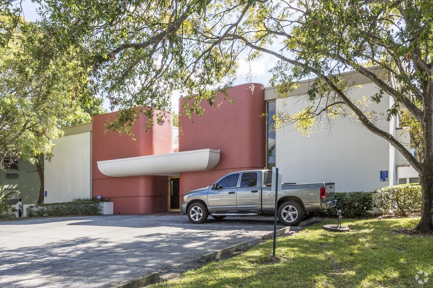 1771 Manatee Ave W, Bradenton, FL for lease - Primary Photo - Image 1 of 21