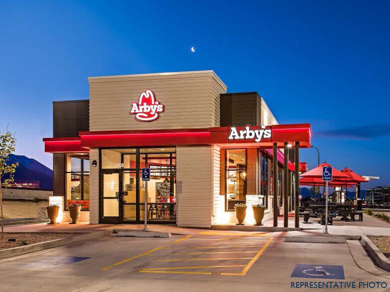 8105 Richlands Hwy, Richlands, NC 28574