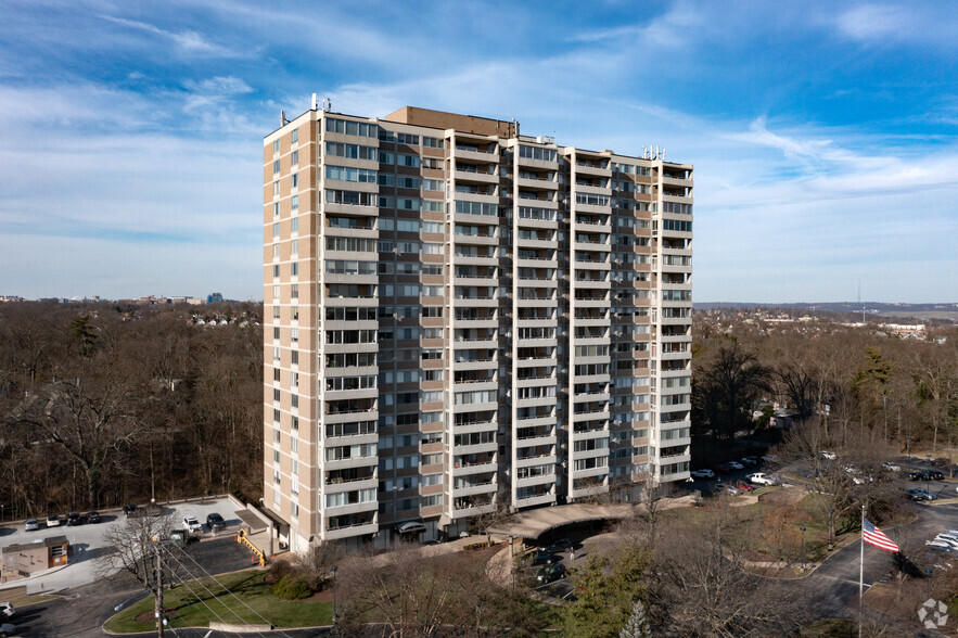 2324 Madison Rd, Cincinnati, OH for sale - Primary Photo - Image 1 of 4