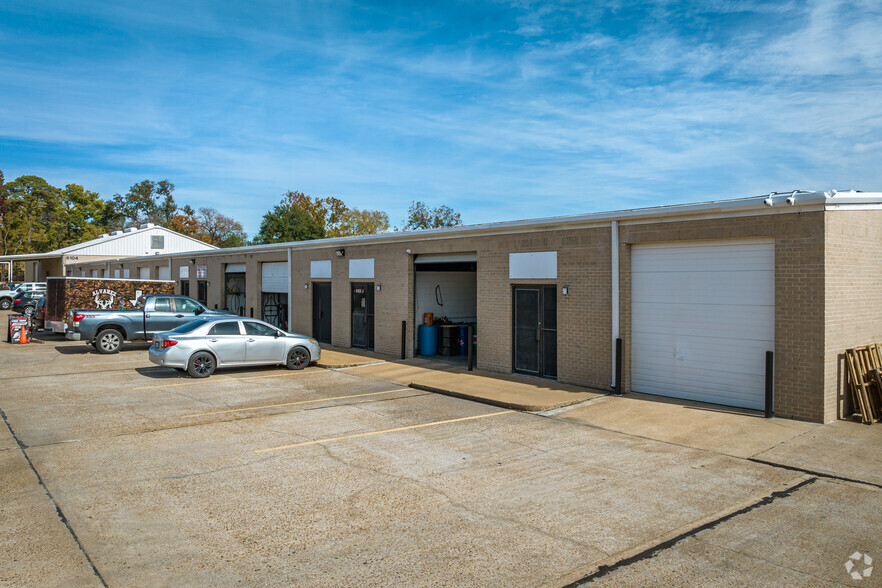 6104 Milwee St, Houston, TX for lease - Building Photo - Image 3 of 11