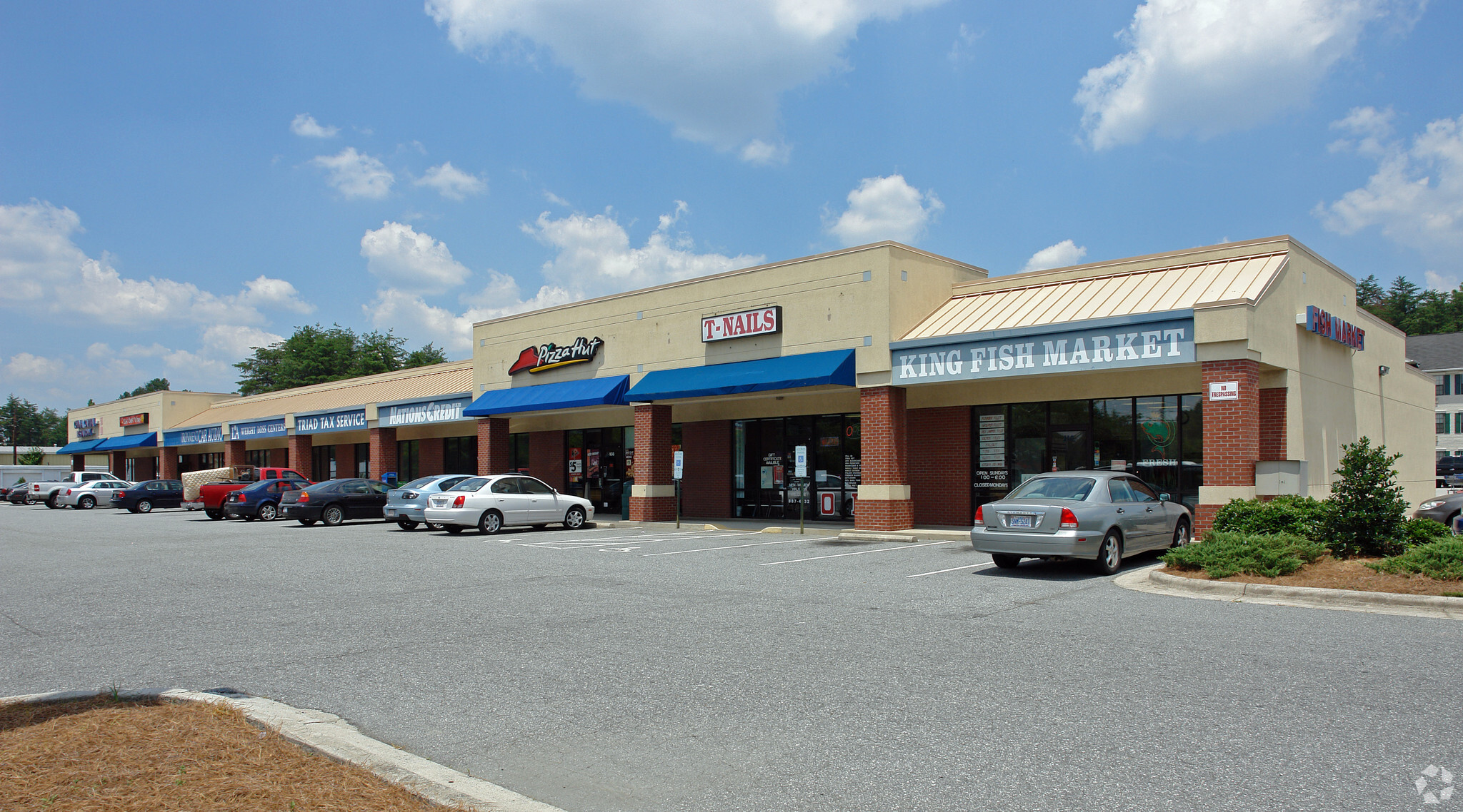 2900 N Main St, High Point, NC for lease Building Photo- Image 1 of 4