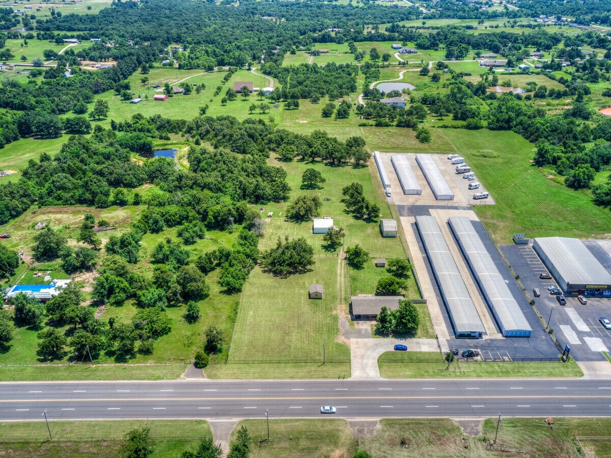 2500 S Harrah Rd, Harrah, OK 73045