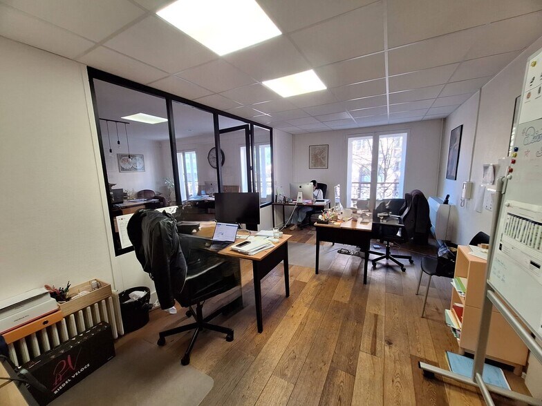 10 Cours Du XXX Juillet, Bordeaux for lease - Building Photo - Image 2 of 6