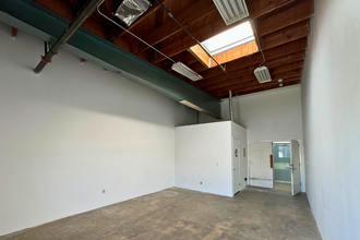 3221 S Hill St, Los Angeles, CA for lease Interior Photo- Image 1 of 4