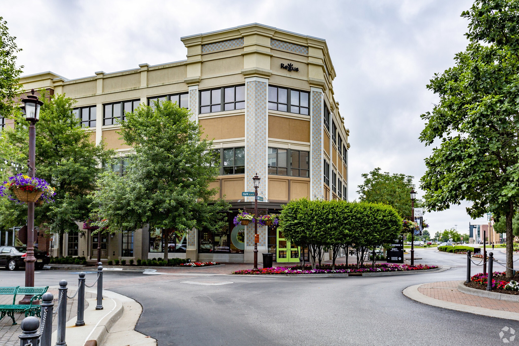 11635 Ash St, Leawood, KS for lease Primary Photo- Image 1 of 20