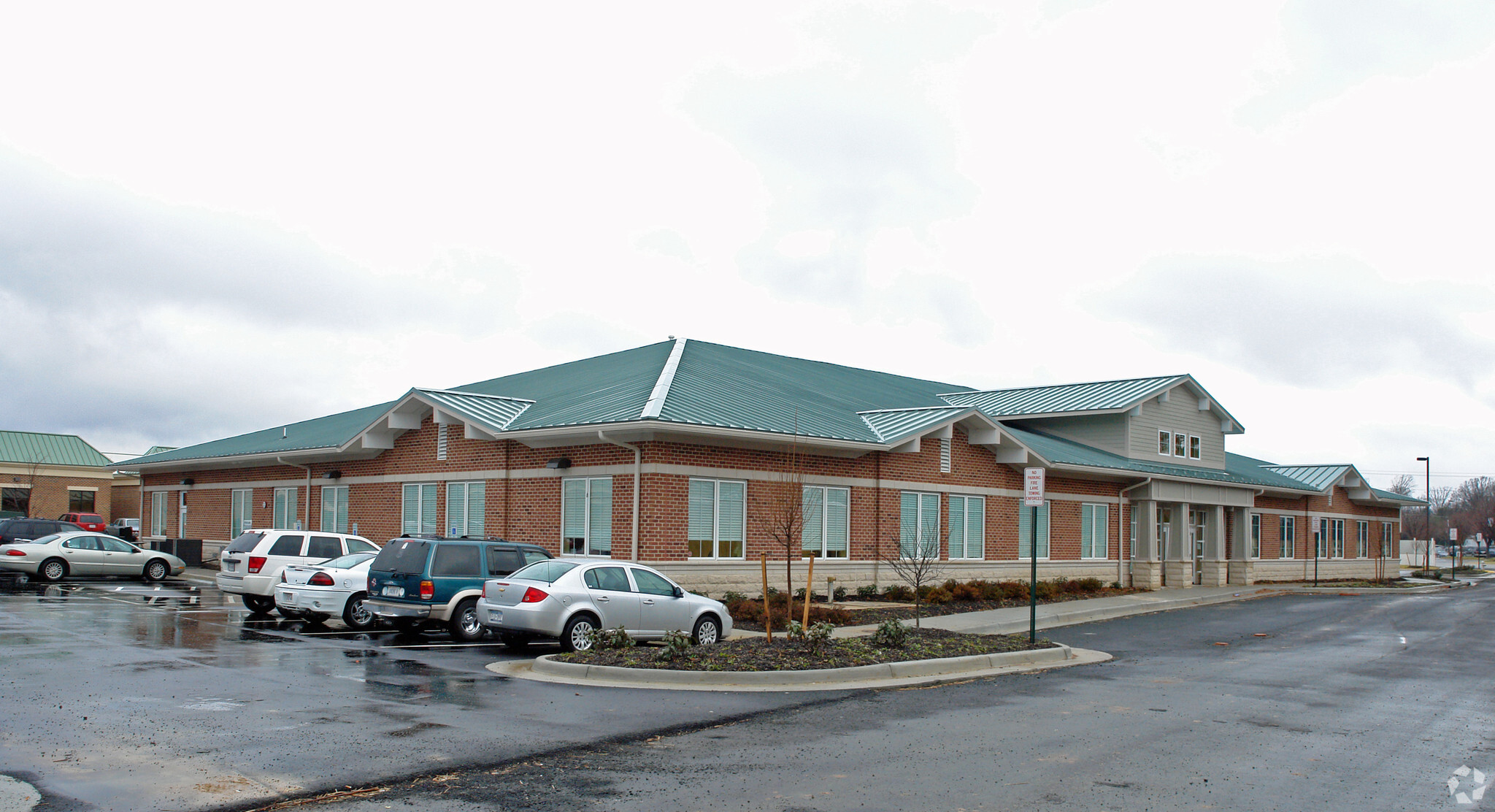 8239 Meadowbridge Rd, Mechanicsville, VA for lease Primary Photo- Image 1 of 4