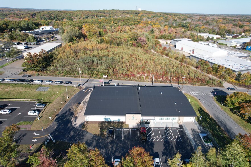 70 Frank Mossberg Dr, Attleboro, MA for lease - Building Photo - Image 3 of 14