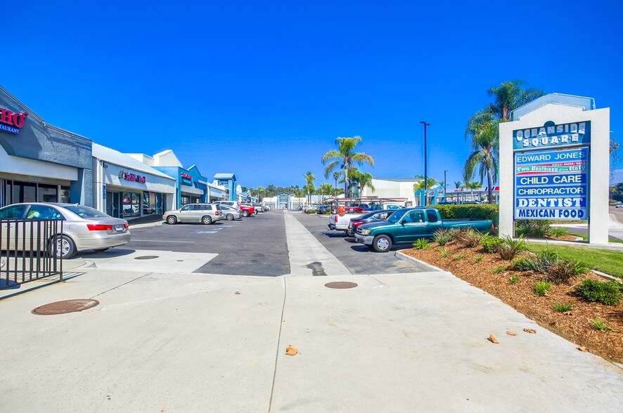 Oceanside Square portfolio of 2 properties for sale on LoopNet.com - Building Photo - Image 3 of 13