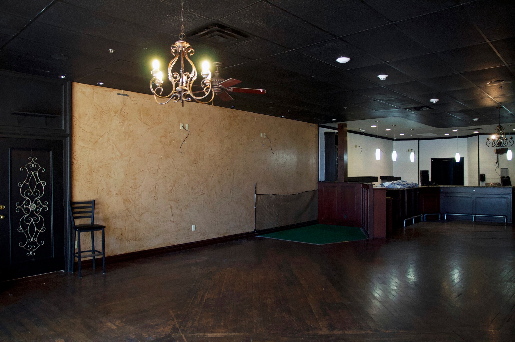 300-600 Riverwalk Ter, Jenks, OK for lease Building Photo- Image 1 of 4