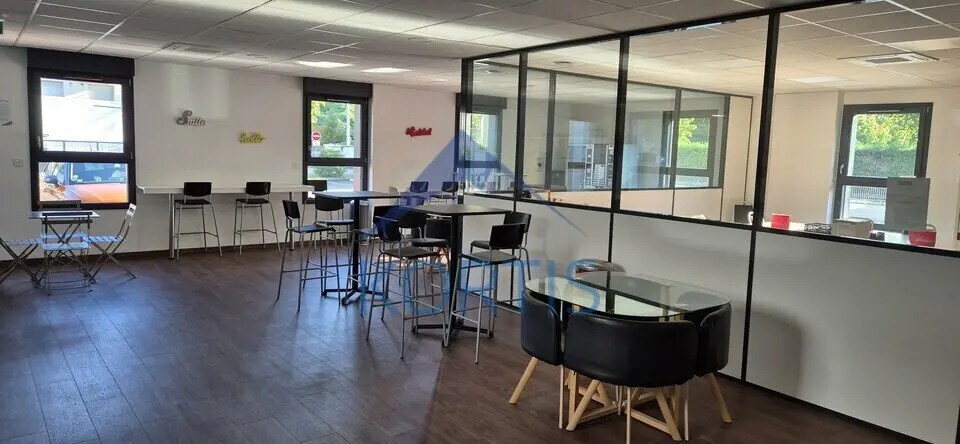 Office in Bourg-en-Bresse for lease - Interior Photo - Image 3 of 10