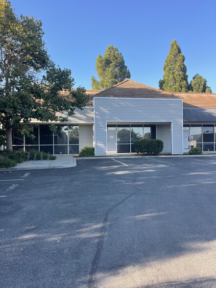 2045 40th Ave, Capitola, CA for lease - Building Photo - Image 1 of 2