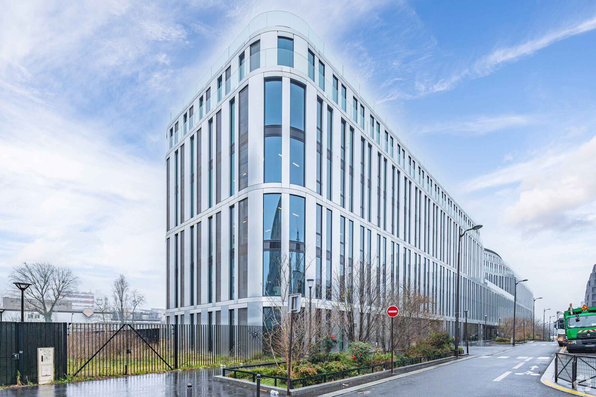 Office in Paris for lease Primary Photo- Image 1 of 3