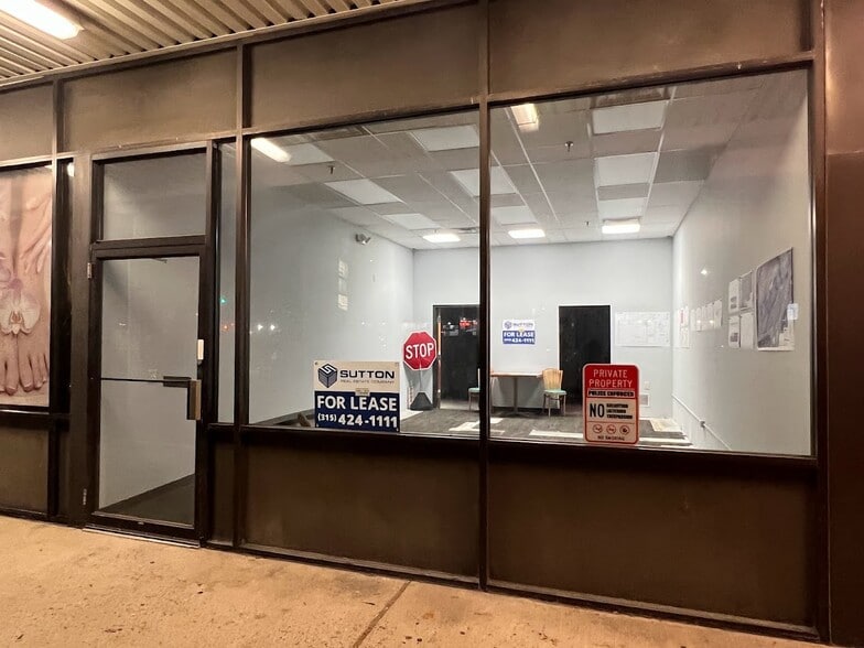 2102-2214 W Genesee St, Syracuse, NY for lease - Building Photo - Image 3 of 14
