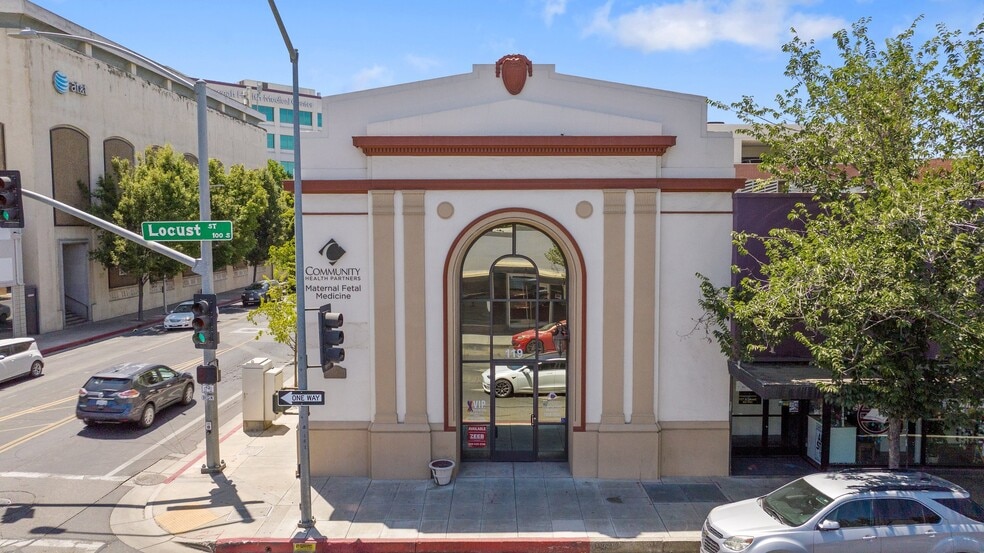 119 S Locust St, Visalia, CA for sale - Building Photo - Image 1 of 8