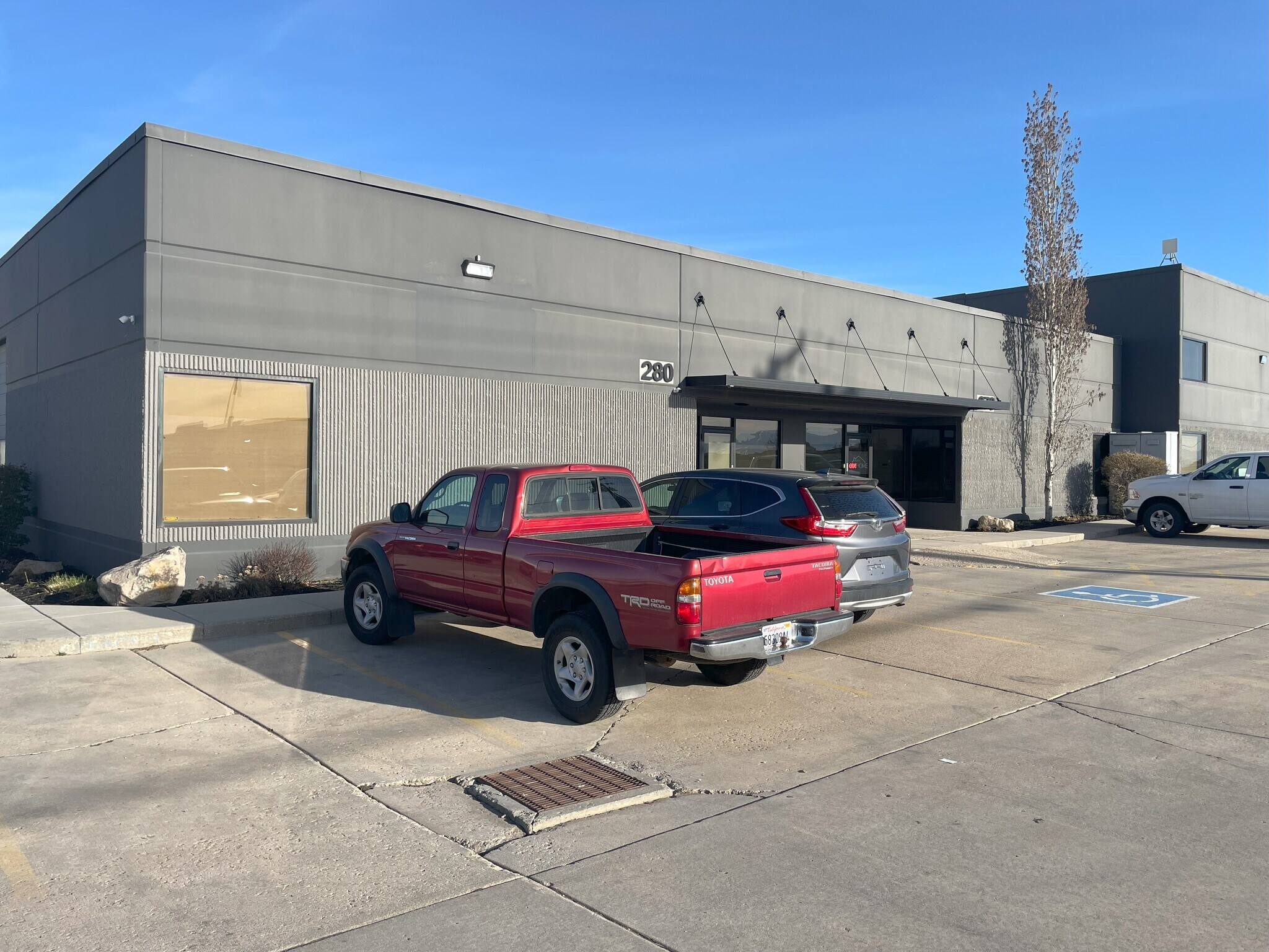210-290 N Redwood Rd, North Salt Lake, UT for lease Building Photo- Image 1 of 4