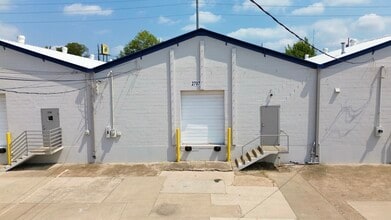2661-2669 Ludelle St, Fort Worth, TX for lease Building Photo- Image 1 of 4