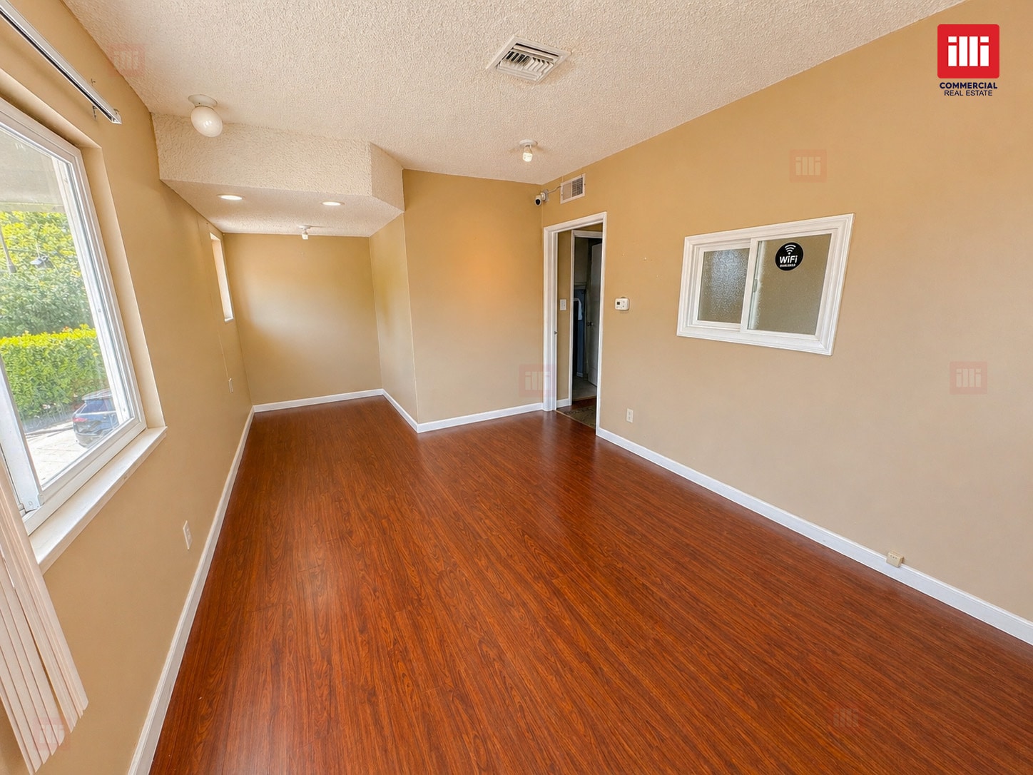 18400-18406 Ventura Blvd, Tarzana, CA for lease Interior Photo- Image 1 of 10