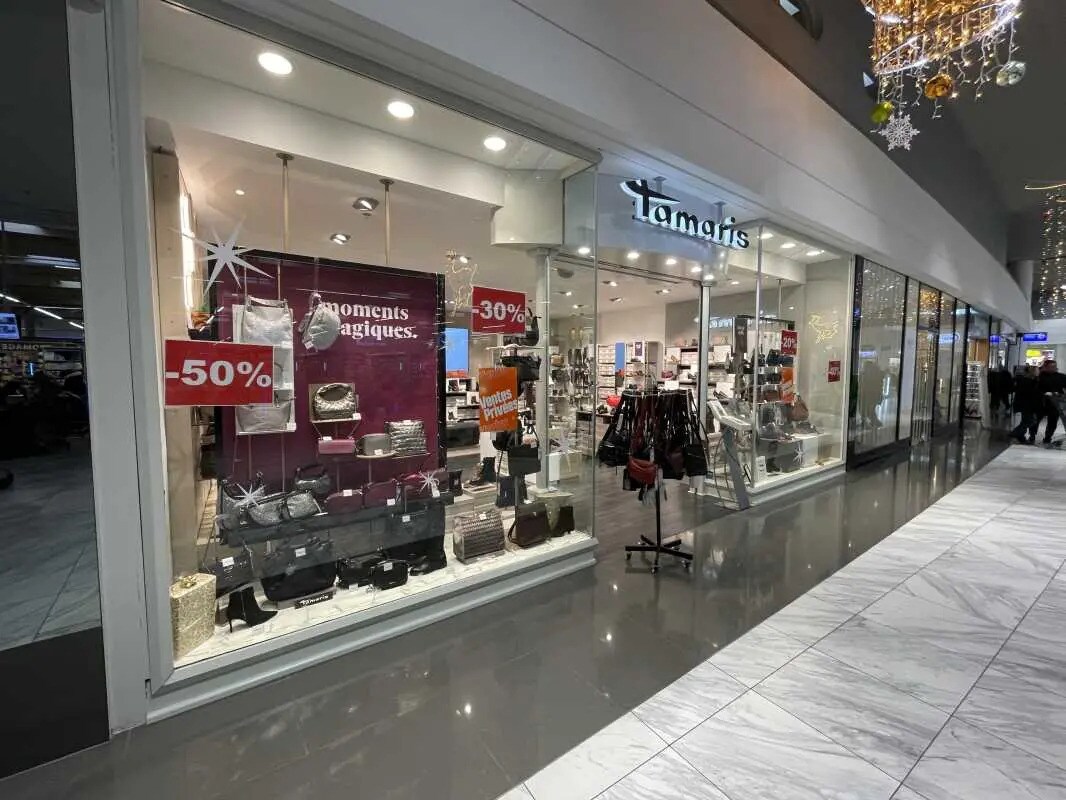 Retail in Chambly for lease Building Photo- Image 1 of 8