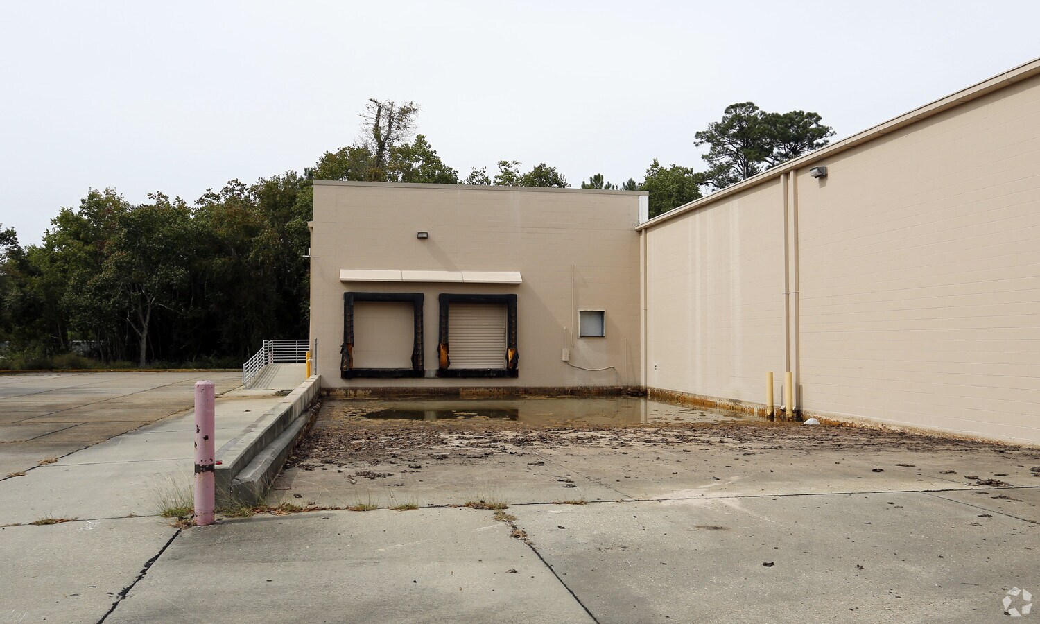 2381 Pass Rd, Biloxi, MS 39531