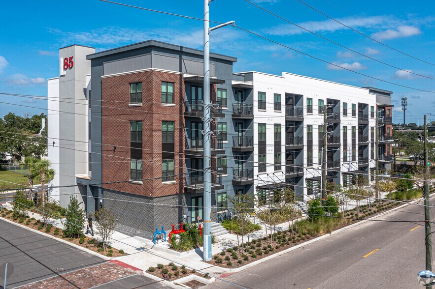 2409 E 2nd Ave, Ybor City, FL 33605 Lector 85 Retail