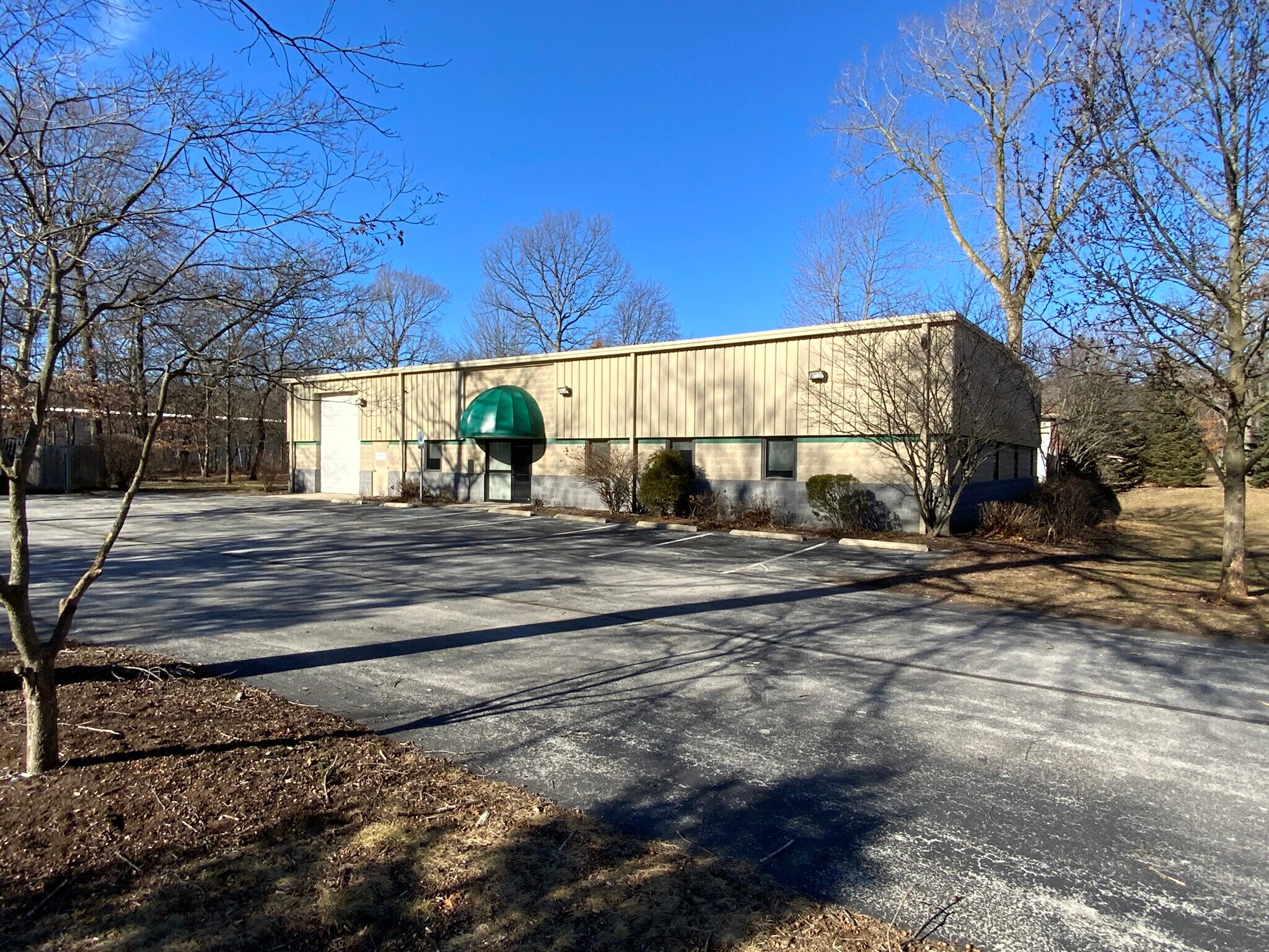 1670 Commerce Rd, Holland, OH for sale Building Photo- Image 1 of 1
