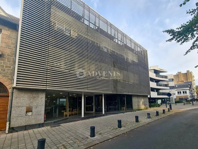 Office in Saint-Brieuc for sale - Building Photo - Image 1 of 11