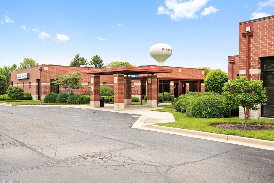 Plainfield Multi-Tenant Medical Campus portfolio of 3 properties for sale on LoopNet.com - Building Photo - Image 3 of 11