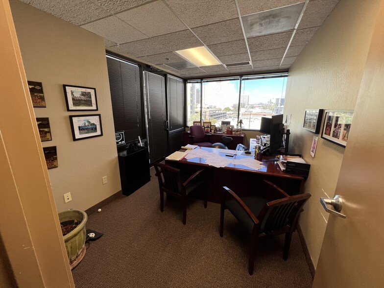 202 E Earll Dr, Phoenix, AZ for lease - Interior Photo - Image 1 of 11