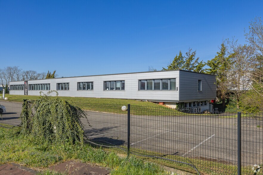 6 Rue De Genève, Saint-Priest for sale - Building Photo - Image 2 of 7