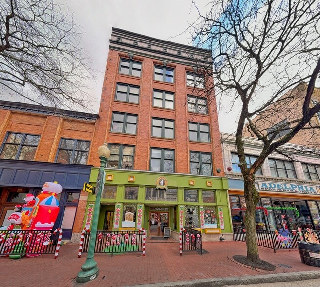 222 Capitol St, Charleston, WV for sale - Building Photo - Image 1 of 24