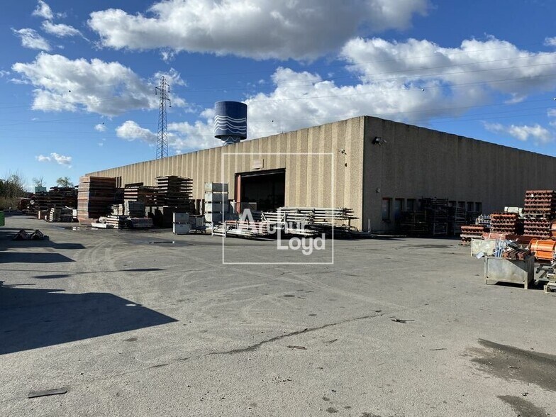 Flex in Moissy-Cramayel for lease - Building Photo - Image 1 of 7