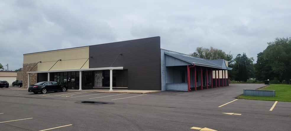 545 Kenosha Ave, Walworth, WI for lease - Building Photo - Image 2 of 4