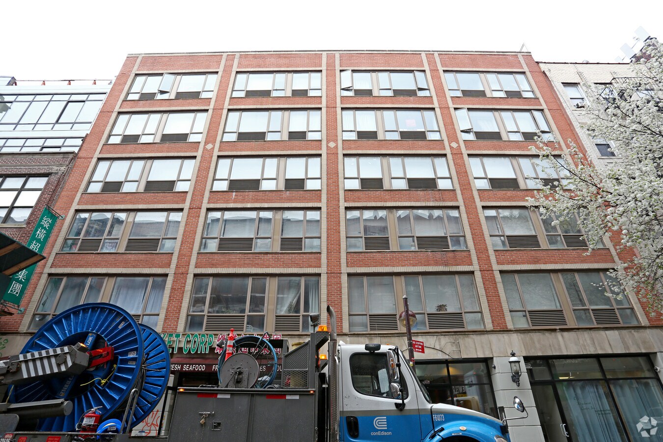 9096 Clinton St, New York, NY 10002