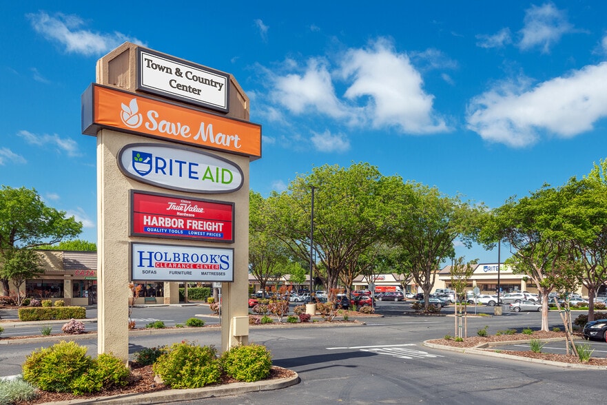 146 W East Ave, Chico, CA for lease - Building Photo - Image 1 of 29