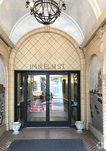 114 N Elm St, Greensboro, NC for lease - Building Photo - Image 2 of 10