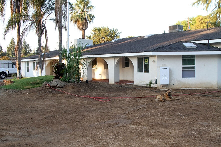 1636 S Clovis Ave, Fresno, CA for sale - Building Photo - Image 2 of 58