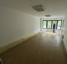 Office in Bordeaux for lease Interior Photo- Image 2 of 5