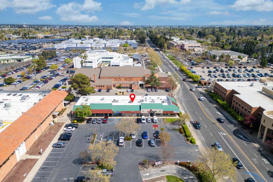 4603-4605 Broadway St, Sacramento, CA for lease - Building Photo - Image 3 of 9