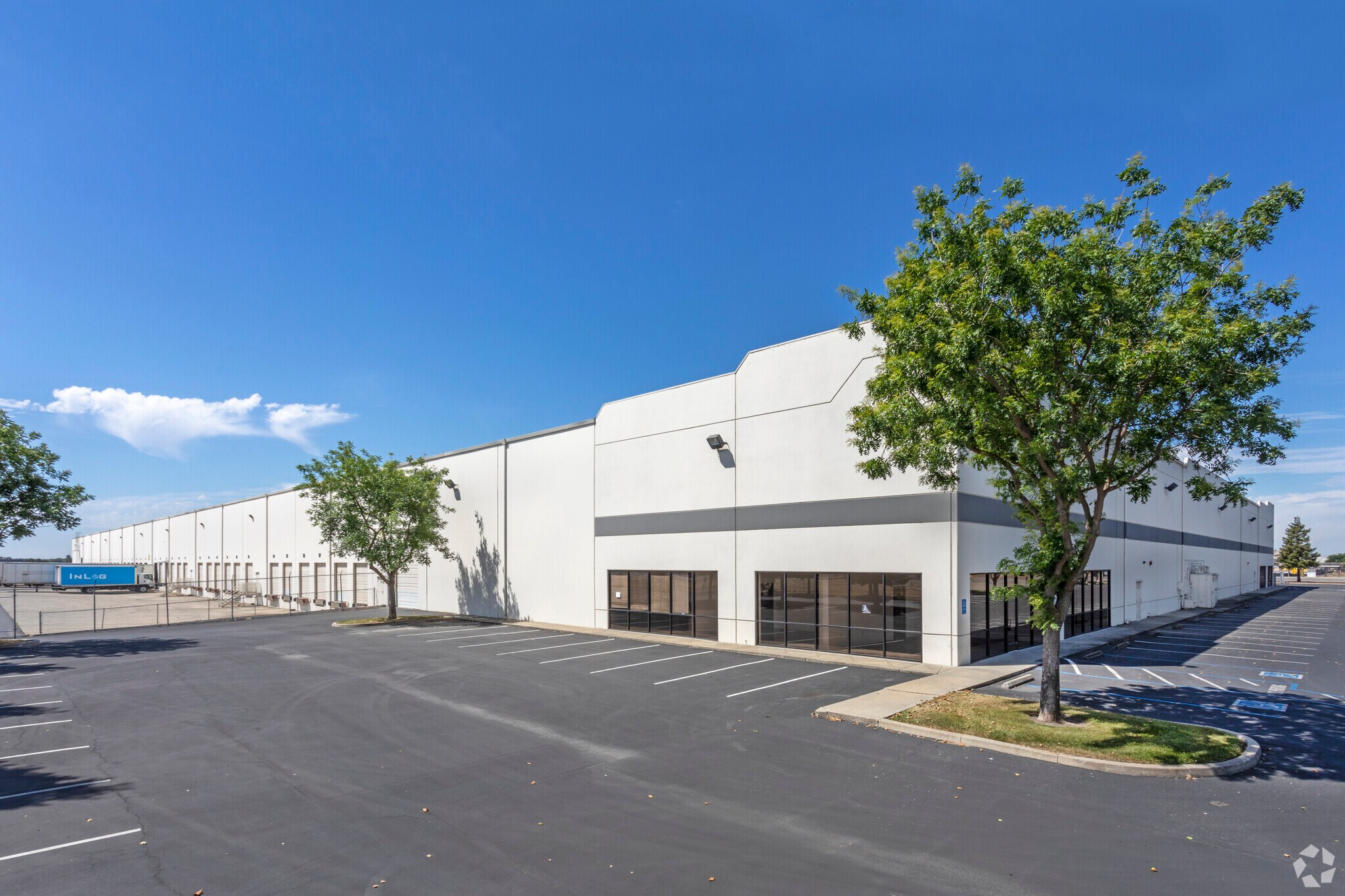 4114 S Airport Way, Stockton, CA 95206