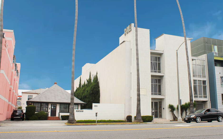 3011-3017 Santa Monica Blvd. portfolio of 2 properties for sale on LoopNet.com - Building Photo - Image 1 of 9