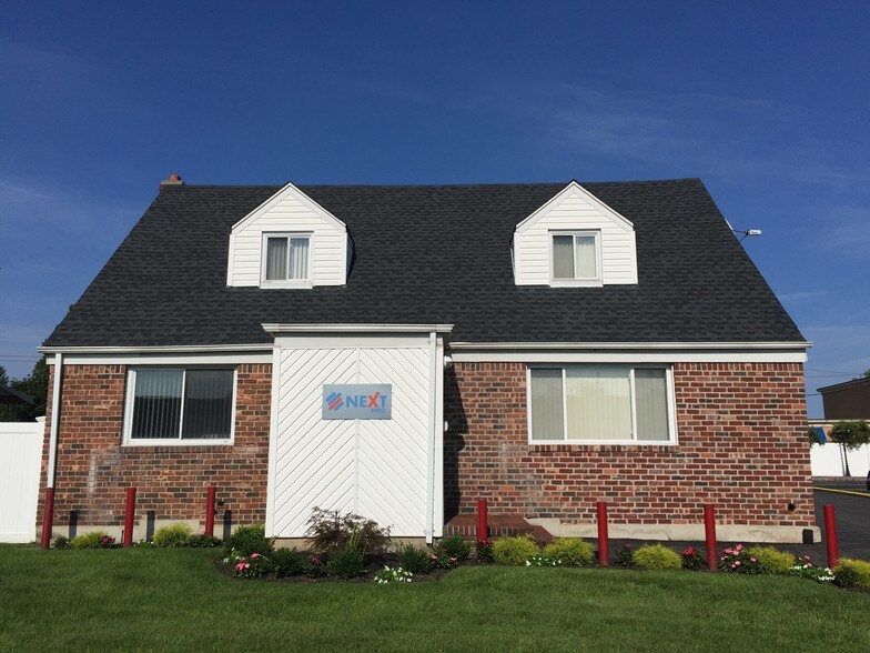 3 Lester Pl, Plainview, NY for sale - Building Photo - Image 1 of 1