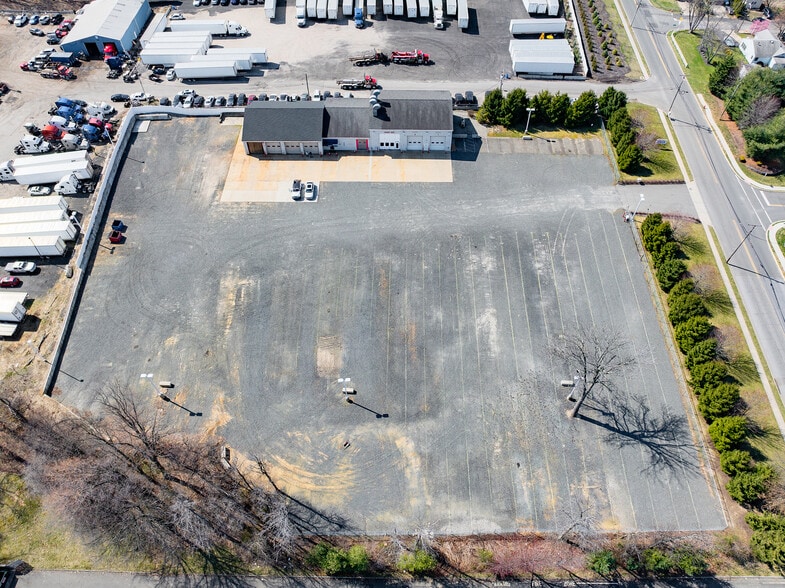 379 County Rd, Cliffwood, NJ for lease - Building Photo - Image 3 of 12