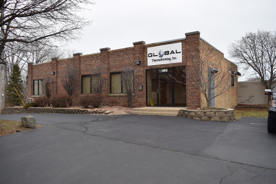 3737 Douglas Ave, Racine, WI 53402